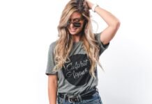 Tips To Naturally Combat Hair Loss